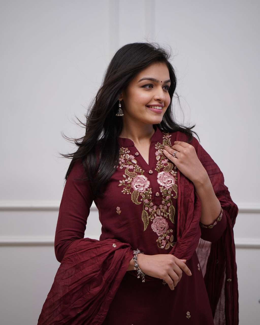 Bloom in Style ? XXL Cotton Dress with Delicate Embroidery & Print(XXL) - Image 5